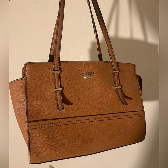 VINTAGE (Y2K) AUTHENTIC GUESS EST 1981 HANDBAG/SHOULDER BAG COGNAC/BROWN - Picture 2 of 13